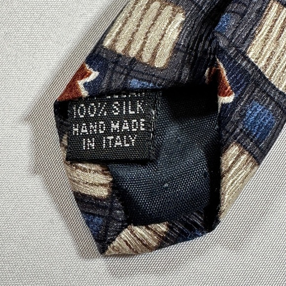 Men’s Bill Blass Italian Made Necktie​​ - Picture 6 of 6